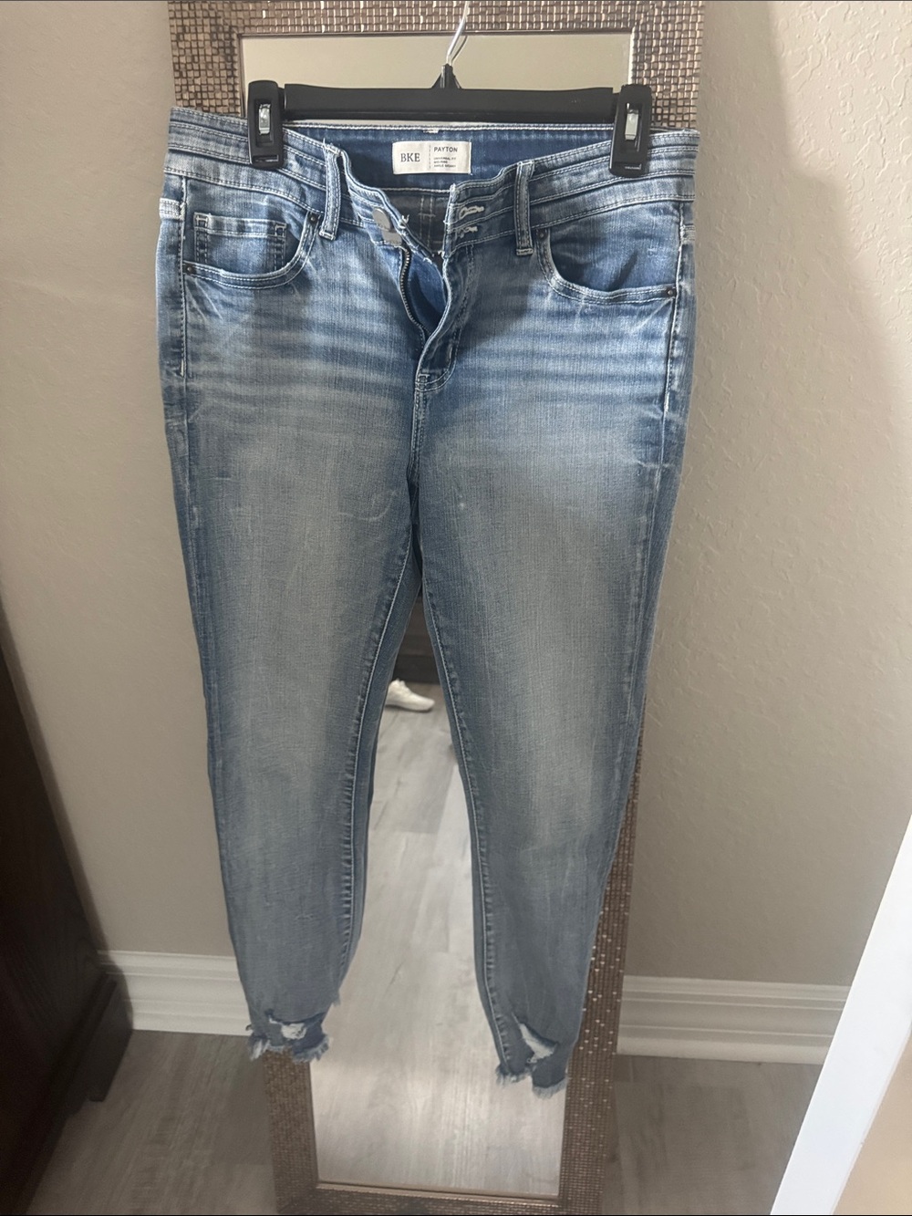 BKE Light Blue Distressed Cropped Jeans